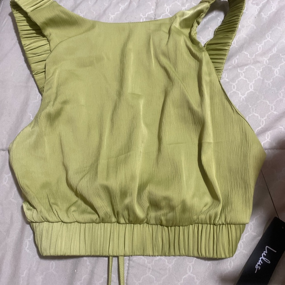 Perfect going out cropped tank from Lulus. Fun, flirty & so pretty!